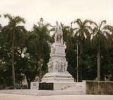 Monument in the vicinity of Capitolio.jpg