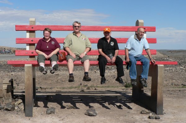 Little people or big bench ?