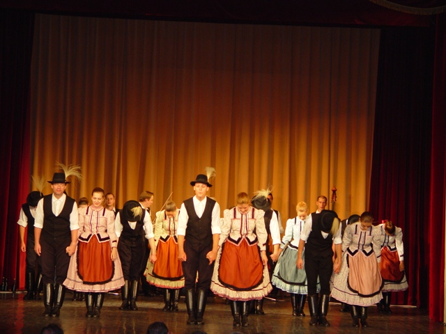 Hungarian Folk Dance at Duna Palota 匈牙利民族舞蹈