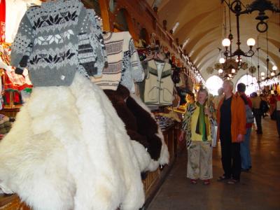 紡織會館, 現為商場 Cloth Hall