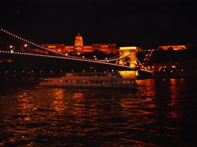 Chain Bridge & Royal Palace