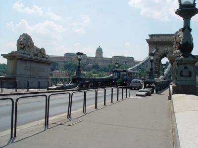 Chain Bridge & the Royal Palace