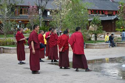 Moenche auf Urlaub / monks on vacation