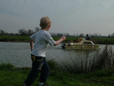 BOAT RACE