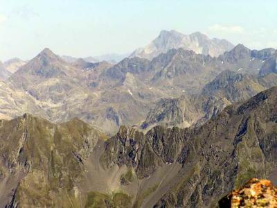  Grande Fache (3005 m) et Vignemale (3298 m)