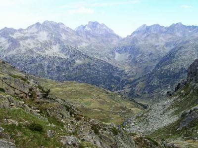 Vignemale au fond du vallon d'Aratille