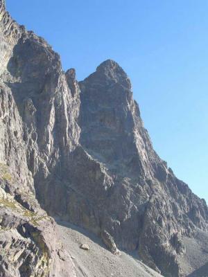 Les redoutables piliers du Cirque de l'Embarradre et du Petit Pic d'Ossau