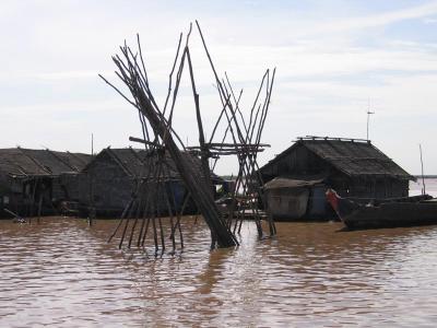 }Ĵ(Tonle Sap)