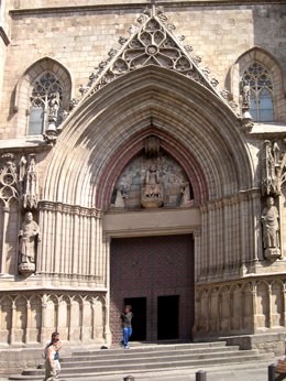 Facade of Santa Mara del Mar: Built in 1300's to protect the Catalan fleet.