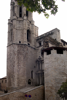 Esglsia de Sant Feliu: In the Old Quarter. Church built between 14th - 17th centuries. Baroque facade.