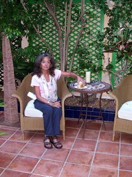 Judy having tea in the inner courtyard of our hotel, the Palacio Ca Sa Galesa