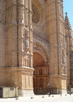 Portal Major of the cathedral (La Seu). Building of the cathedral started on site of Moorish mosque in 1230, finshed in 1601.