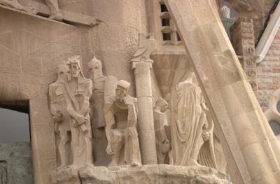 Passion Facade of  La Sagrada Famlia: Pontius Pilate, Roman soldiers and the Roman eagle on the column.