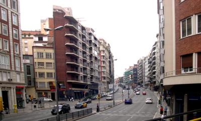 Ronda del General Mitre (near Gauds Parc Gell): Apartments with patios common in Barcelona.