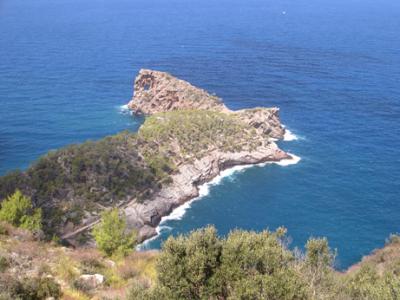 Sa Foradada: Between Deią and Valldemossa on the north coast of Mallorca. Famous peninsula with big hole in the outer area.
