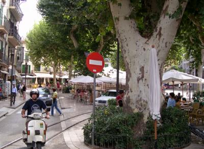 A plaza in Sóller: To get to Sóller from Palma on Mallorca, we crossed the mountain pass at Coll de Sóller.
