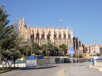 The cathedral (La Seu) in Palma. Gothic style. Built of limestone. Building started in 1230 by Jaume II.