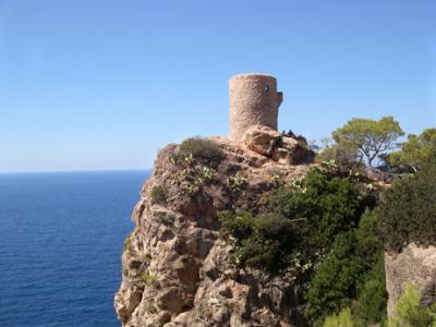 Mirador de Ses Ąnimes viewpoint with the watchtower, Ses Ąnimes, near Banyalbufar, between Banyalbufar and Estellencs.