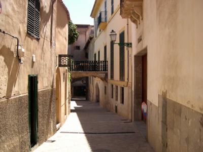 Carrer can Serra in the Old Quarter: Banys rabs (Arab Baths) on this street - only complete Moorish building in Palma.