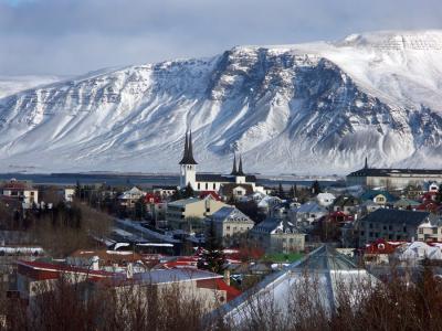 Hteigskirkja  skjli Esju