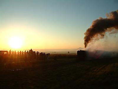 The sun,silhouettes and steam!