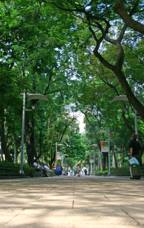 B_Victoria park walking path.jpg