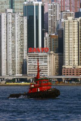 Red Sanyo tug boat.jpg