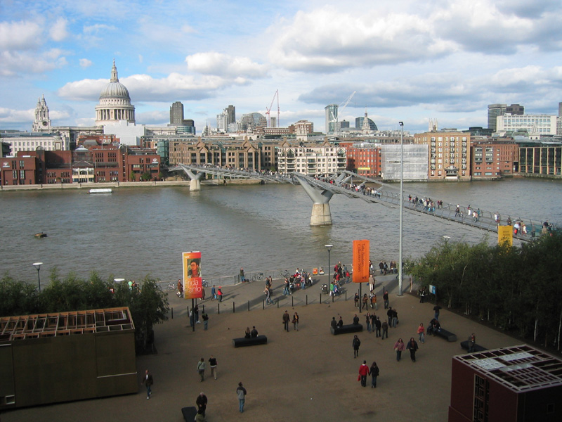 Wobbly_Bridge.jpg