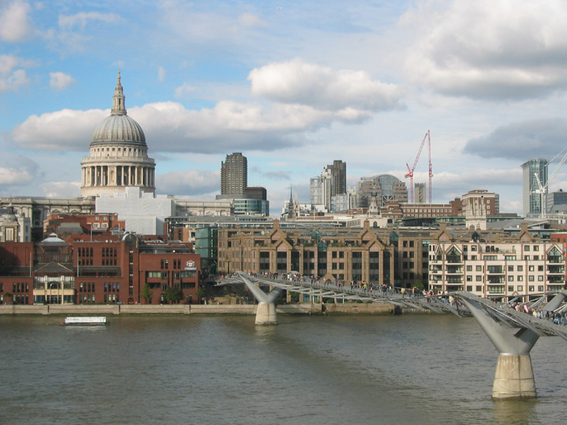 Wobbly_Bridge_2.jpg