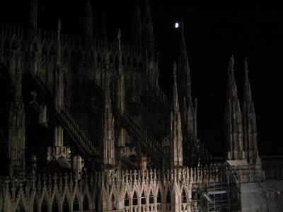 Duomo_moon.jpg