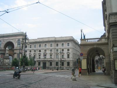 Piazza_della_Scala.jpg
