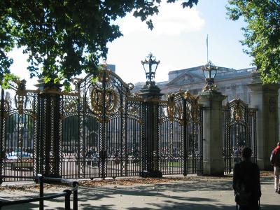 Buckingham_gates.jpg