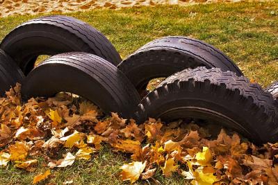 oct 25 leaves tires