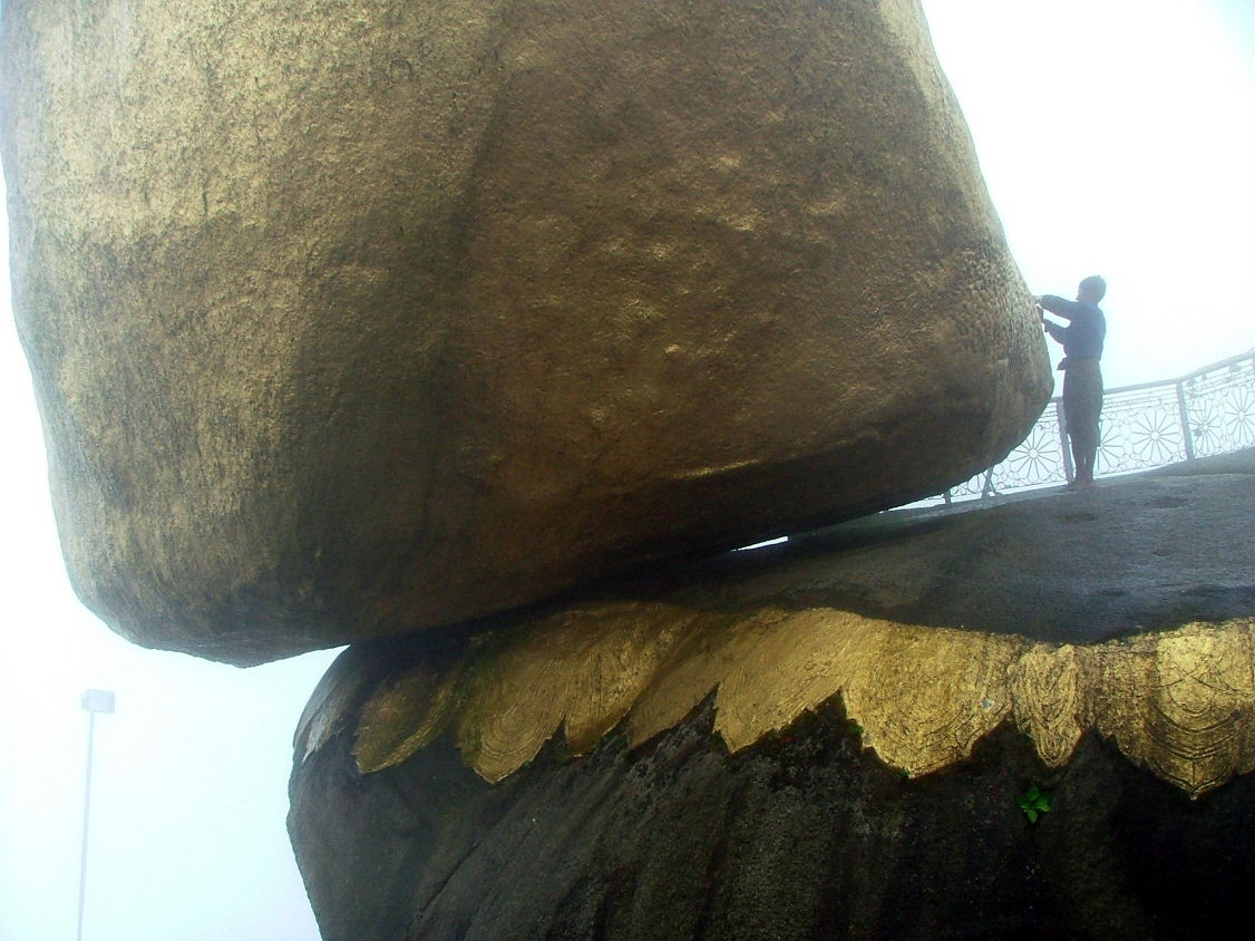 30/9/05 Golden Boulder