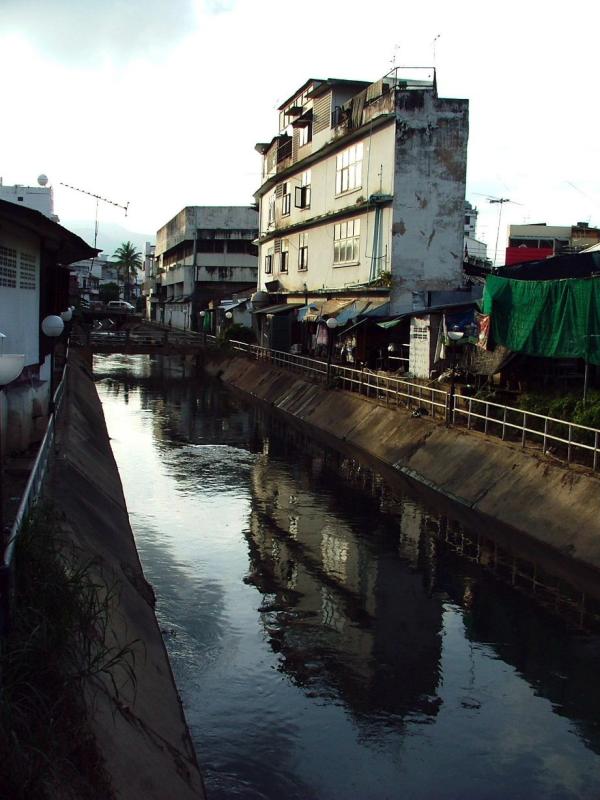 27/8/05 Along the Canal