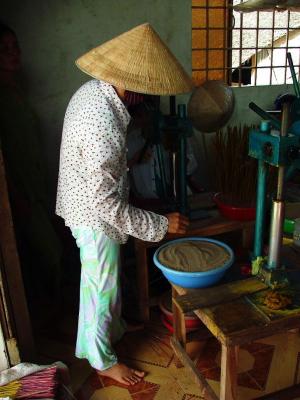 23/6/05 Joss Stick Lady