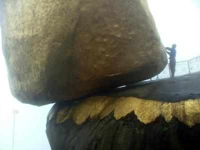 30/9/05 Golden Boulder