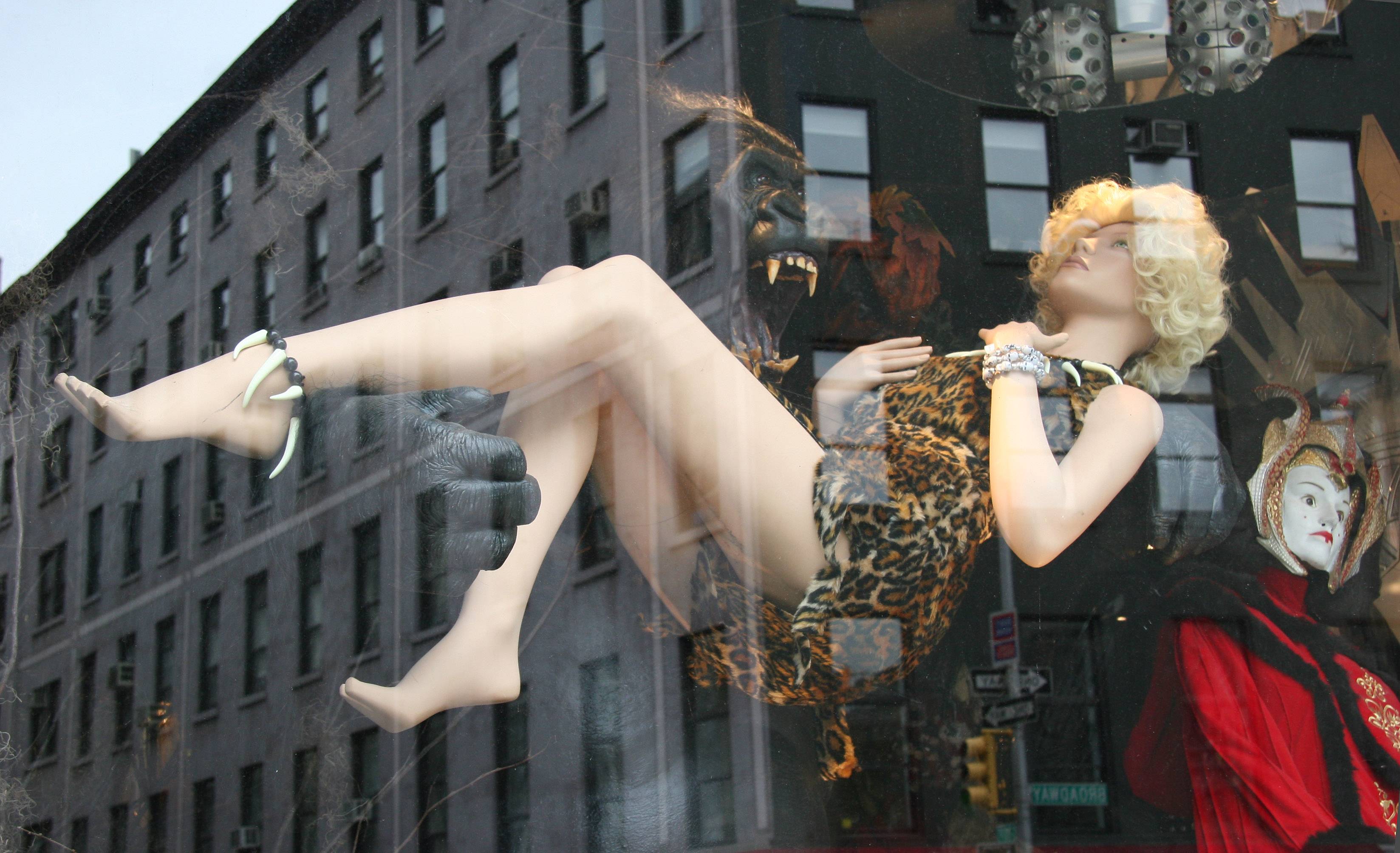 Faye Raye & King Kong - NY Costume Store