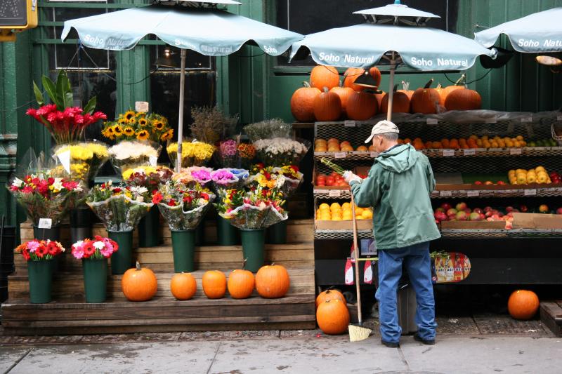 Pumpkins, Fruit & Flowers at Spring Street