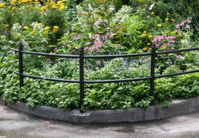 Fifth Avenue Entrance Garden - Righthand Side