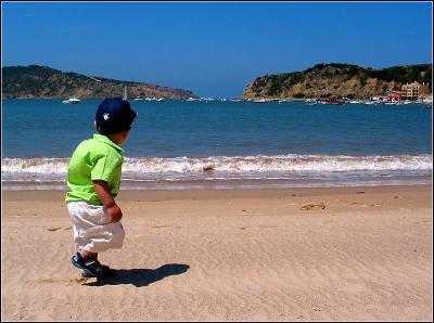 04.05.2005 ...running in the beach ...