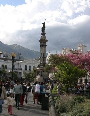 oldsquarequito3.jpg