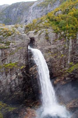 The waterfalls at mnafossen