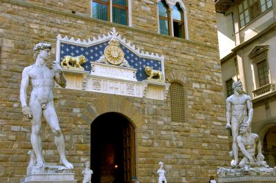 Entrance to Uffizi Gallery
