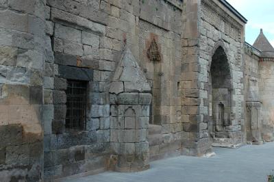 Bitlis Ihasiye Serafhan Medresesi 1429