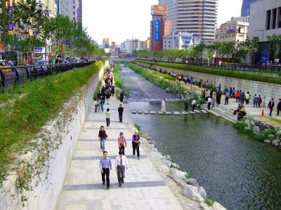The Cheonggyecheon stream