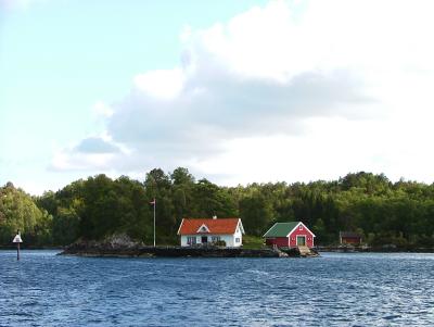 BruKnappen-DyeWorks Island North of Bergen - Fargeri Oeya ved Festo