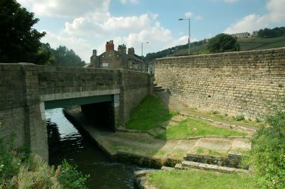 Tollmaccer Arms and Canal Manchester Road Mossley N 68
