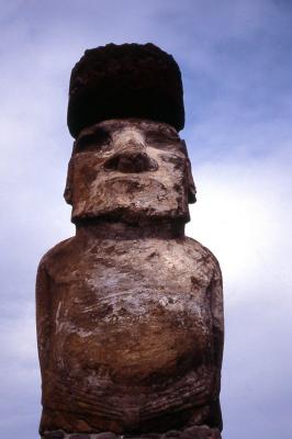 Moai with topknot