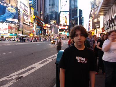 032 raul na times square